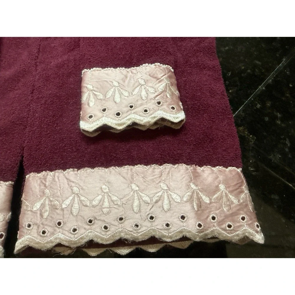 Vintage Cannon Towels Set Burgundy Pink Maroon Satin Lace Trim Bathroom‎ Linens